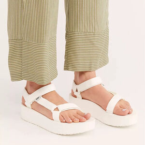 Teva Flatform Universal Sandal Women's Sz 11 White